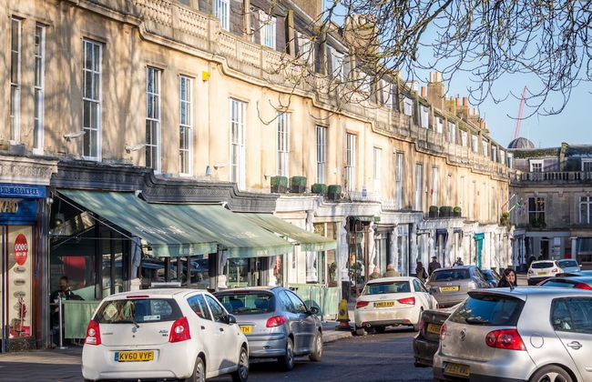 Elliot Oliver - Luxury 3 Bedroom Town Centre Apartment With Parking - Photo 27