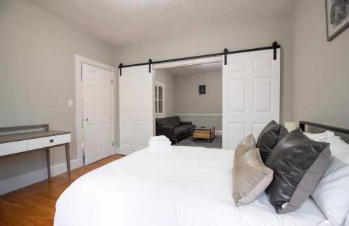 2 bedroom condo close to Boston and Cambridge with free parkings - Foto 14