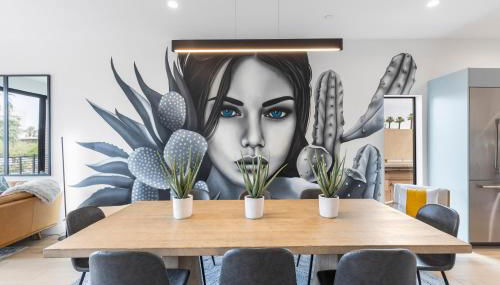 Perfect Friends Escape in Old Town Scottsdale with Resort Pool Access and Roof Deck! - Foto 2