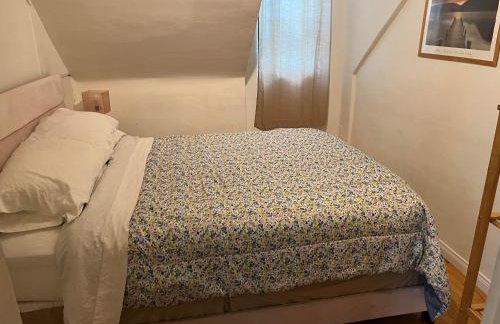 Secluded, Charming and Unique! Spacious Apartment EXCELLENT Central Location - Foto 13