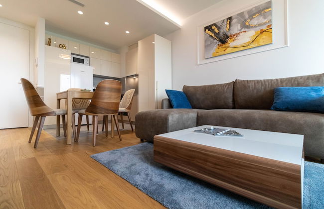 Apartments Royal - Sakura Park - Photo 17