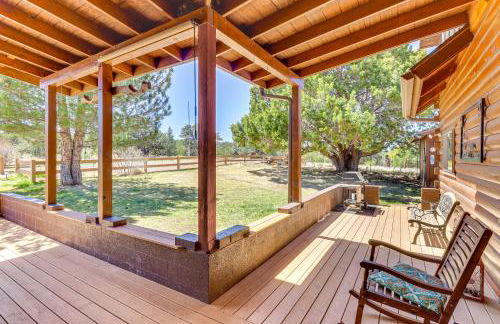 Hot Tub and Game Room! 30-Acre Vernon Retreat - Foto 26