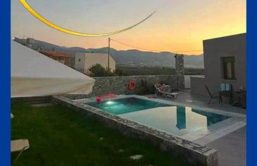 Villa Leandros Premium Suites - Photo 1