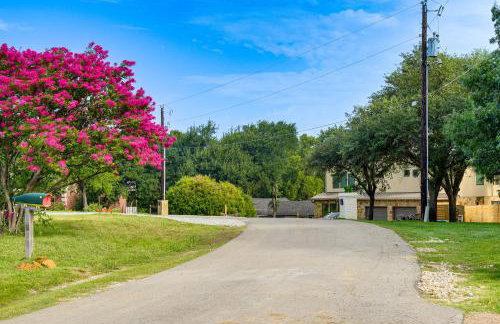 Poolside Fun! Private Lakefront Little Elm Escape - Foto 34