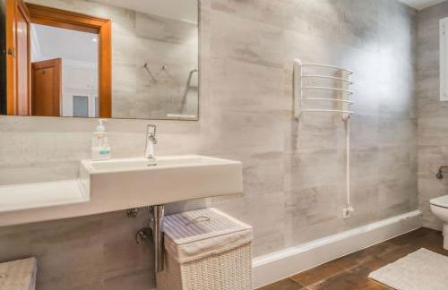 LA CALMA Espectacular villa con jardín y piscina en Menorca - Foto 25