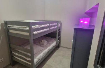 SUPERBE APPARTEMENT porte de la Cité Médiévale à SOMMIERES entièrement rénové très bien équipé 6 pers balcon clim parking privé devant - Foto 30