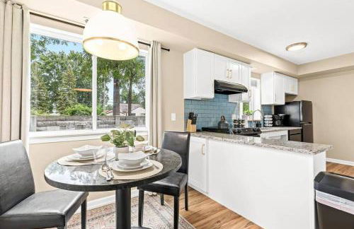 1st Floor 1BR Flat, King Bed, End Unit - Foto 4