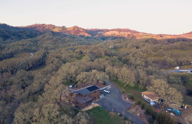 Gable by Avantstay Beautiful 3.5 Acre Oasis w/ Gorgeous Views, Pool & Hot Tub - Foto 35