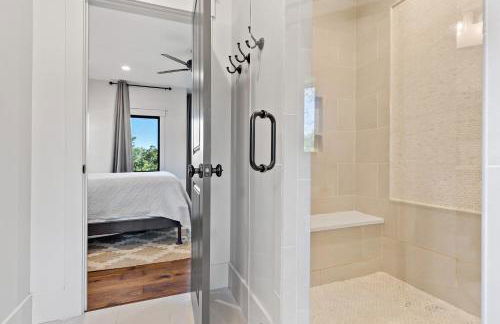 Hilltop Lodge Opulent Lakefront Living in Lake James - Photo 21