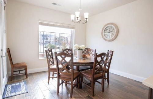 Zion Village Oasis by the Pool with Lazy River - Foto 9