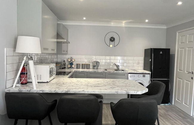 2 Bed Villa Sleeps 4 - Wifi, Garden, Sea Views - Foto 10