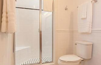 Victorian Cabin Rental with Outdoor Fireplace and Bearpen Creek Views near Dallas, Texas - Foto 16