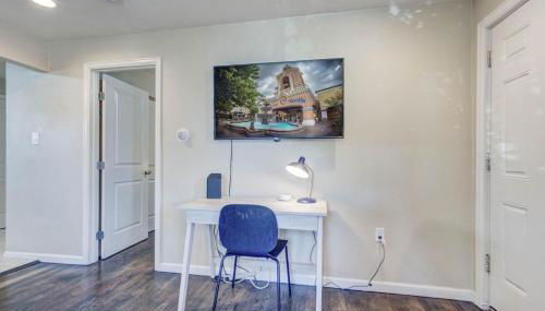 7min light rail walk Royal Blue Lakewood Retreat - Foto 4