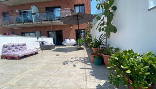 Tranquilo y con terraza - Photo 2