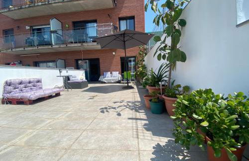 Tranquilo y con terraza - Photo 2