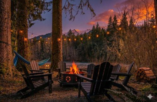 Riverfront getaway with sauna near mountains and hiking - Foto 4