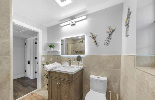 Stunning Gem Home w Heated Salt Pool & Game Room - Foto 66