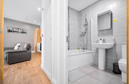 Stylish 2 Bedroom Flat in Birmingham JQ, Sleeps 6, Free WIFI and Secure Parking - Foto 9