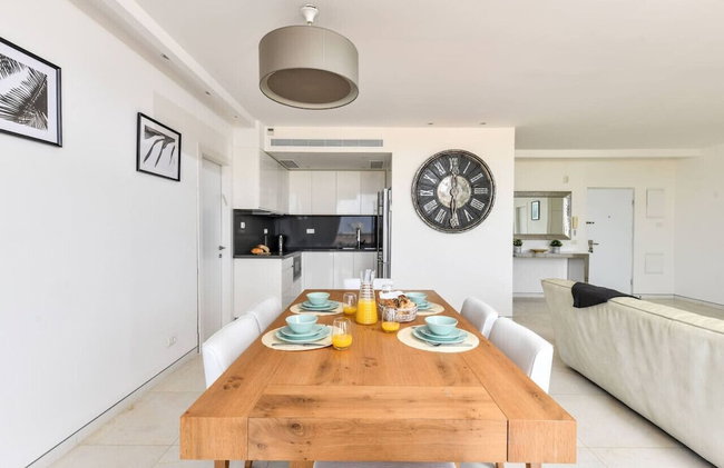 Modern Gem with Stunning Balcony by Sea N Rent - Foto 22