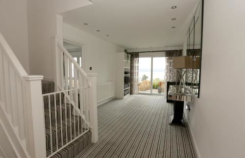 Viewpoint Villa - Luxury 4 Bedroom villa with elevated views - Foto 26