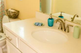 Walk Downtown, Private Parking, Short Drive to Beach & NAS - Foto 17