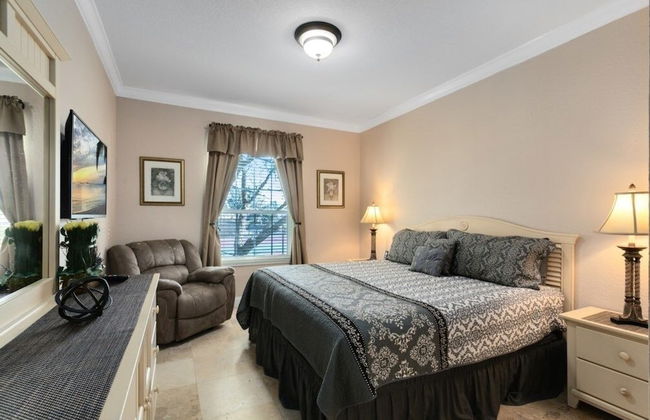 Spacious 3 Bed, 2 Bath Condo In Gated Community 3 Bedroom Condo by RedAwning - Foto 2