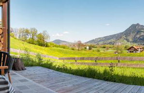 Luxus Chalet im Allgäu - Zirbenholz Schlafzimmer - Terrasse mit Bergblick - Infrarotkabine - Foto 51