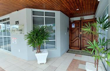 Excelente Apartamento a 1 quadra e meia do mar - Foto 11