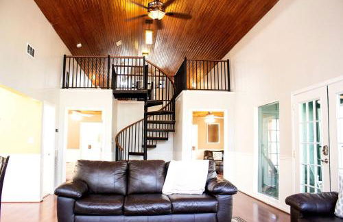 Group Cabin with Kayaks and Foosball Table in La Grange, Texas - Foto 6