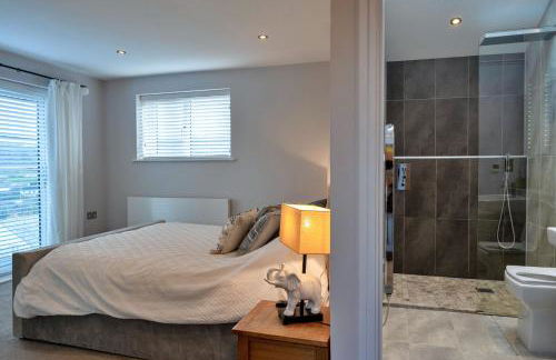 Finest Retreats - Lake View - Photo 24