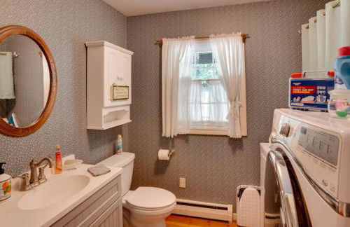 Cozy Pittsfield Gem with Deck, Gazebo and Fireplace - Foto 34