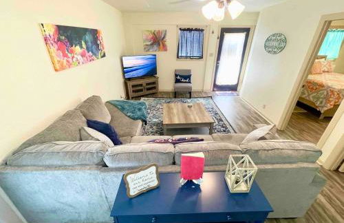 Cheerful Watercolors in 2BR Cottage - Foto 3