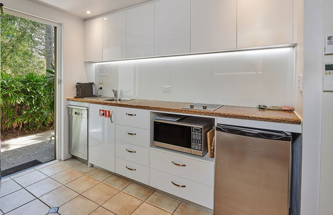 Julians Apartments - Photo 13