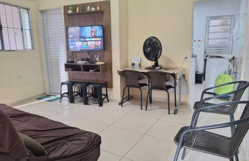 Casa aconchegante prox ao Sesc Bertioga 2 quartos, 2 banheiros - Foto 1