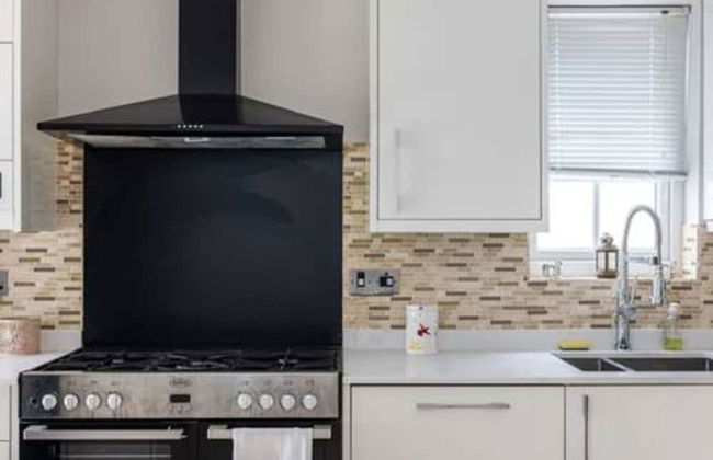 Tudor House Kingston Luxury 5 bed Villa - Foto 12