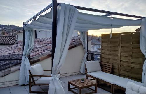 Un nid sur les toits avec terrasse - Photo 25