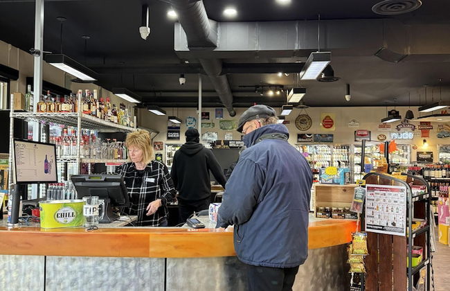 Divya Sutra Plaza and Conference Centre, Vernon, BC - Foto 59