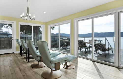 Sandy Feet Retreat -- Lakefront Retreat With Sand Volleyball Court! - Foto 2