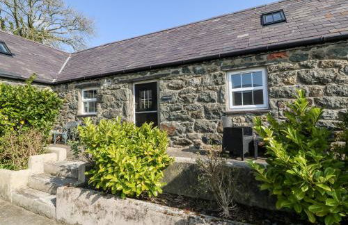 Bwthyn y Dderwen Oak Cottage - Photo 1