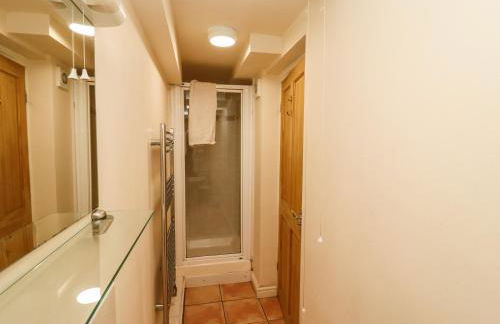 The Garden Apartment - Photo 23