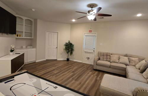 Modern Spacious Home Near the medical center, NRG, Downtown and UHD - Photo 7