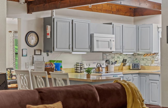 Mountain Must-have by Avantstay Indoor Hot Tub Game Room Fire Pit - Photo 11