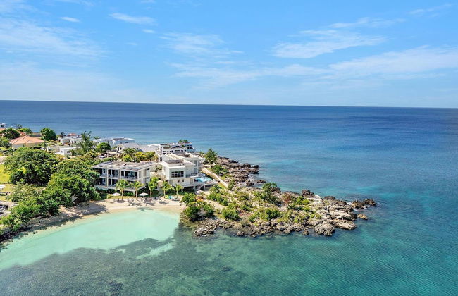 Santosha Whitehouse JM - 10 Bedroom Villa w Private Beach - Photo 60