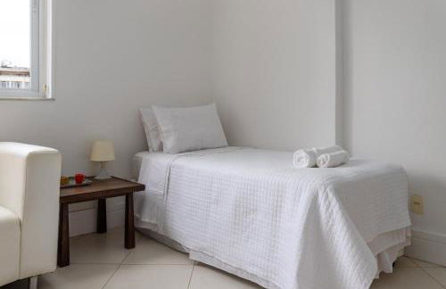 32-COP · CurtaCopacabana: Studio funcional com tudo embaixo - Foto 2