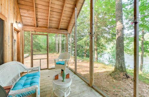 Riverfront Greenbush Studio with Porch and Views! - Foto 21