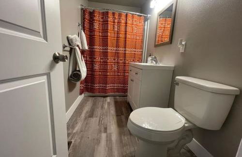 Quaint new renovation perfect for your large group - Foto 17