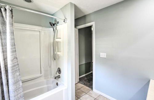 Spacious Getaway with Heated Private Pool! - Foto 21