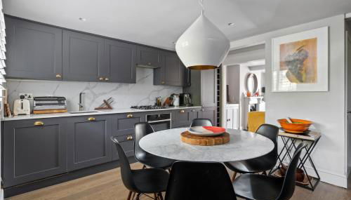 Enchanting 3BR House in Lymington with Garden - Foto 1, stove, pet friendly