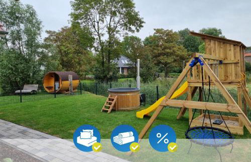 Neues Ferienhaus für Familien mit Garten und Sauna - Foto 1