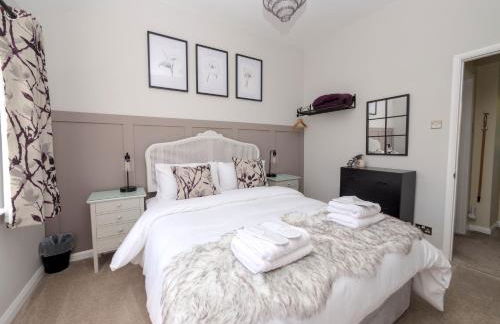 The Lilley Pad in Ludlow Cosy, Central, Perfect for Couples, Netflix & Parking Permit - Photo 2